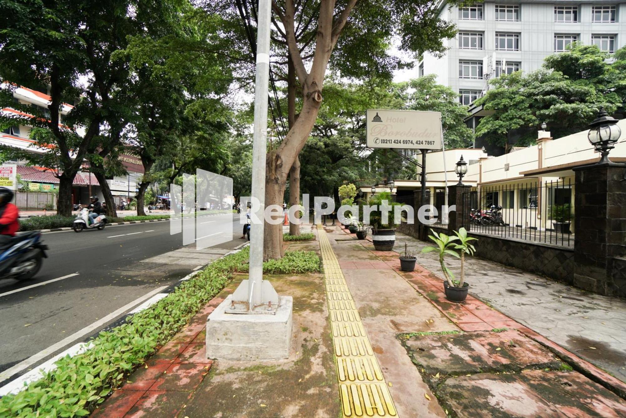 OYO 90853 Hotel Borobudur Kemayoran Syariah Jakarta Bagian luar foto